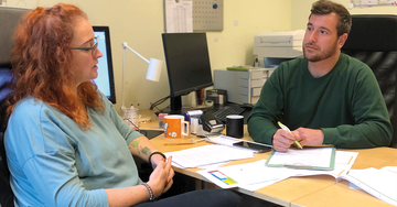 Berufsbegleitende Erzieherausbildung, Heike Jastrow im Gespräch mit Johann Schellenberg